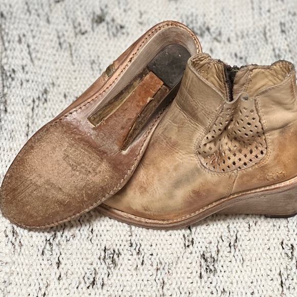 BED STU COUNTESS Cobblestone Series, Tan Rustic, Size 39
Leather Luxury Feminine - Picture 7 of 11